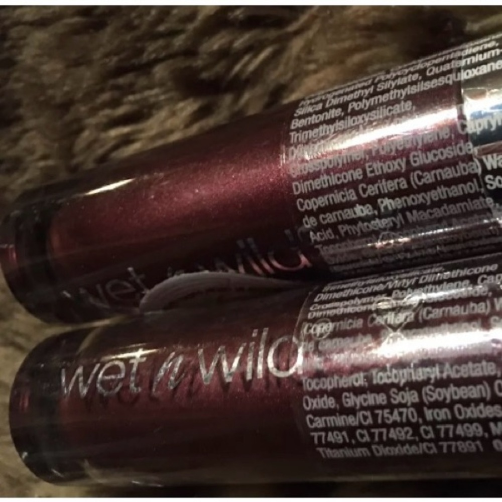Lot 2 I DON’T DESSERT YOU Wet n’ Wild Color Metallic Catsuit Megalast Lipstick!